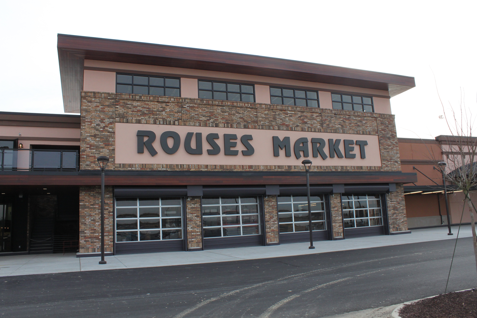 Gallery Juban Crossing