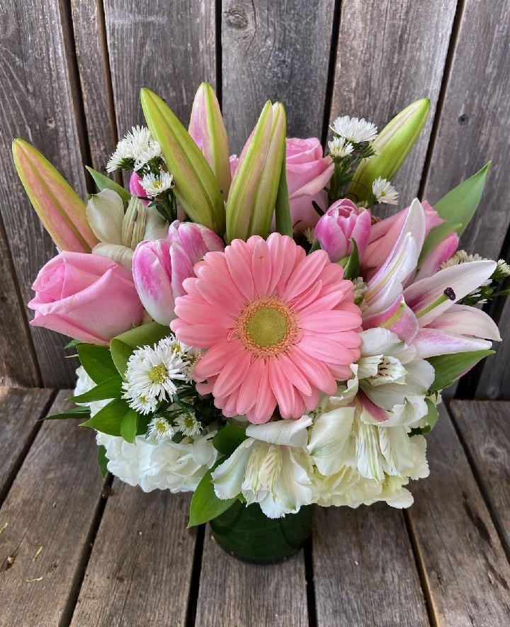 Foxboro MA Florist ⋆ Judy's Village Flowers ⋆ Established 1990