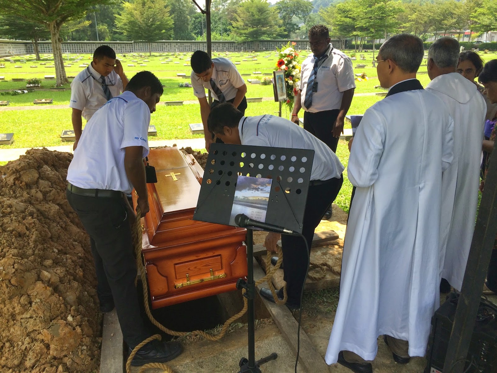 Christian Burial, Easter Resurrection and the Image of God Juicy