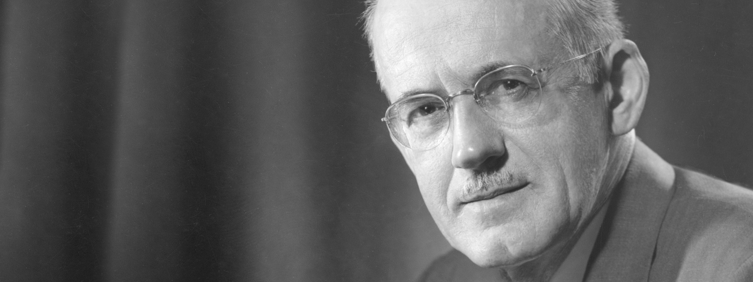 10 A.W. Tozer Quotes on Confronting CafeteriaStyle Christianity