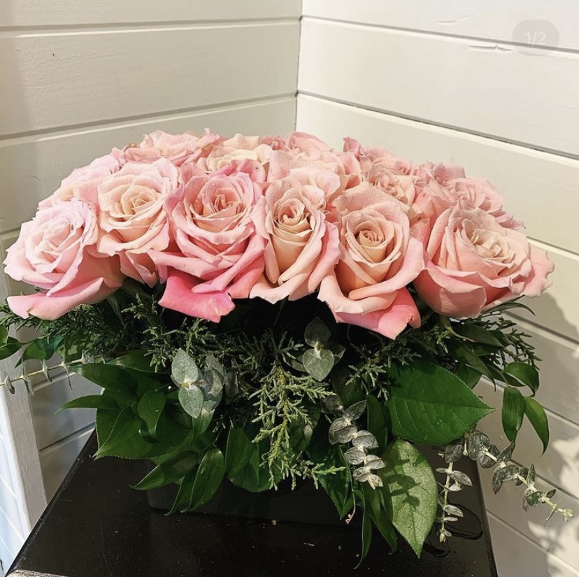 12 Light Pink Roses (JG2021R) 125 Fleuriste Jules d'Alcantara Gardenia