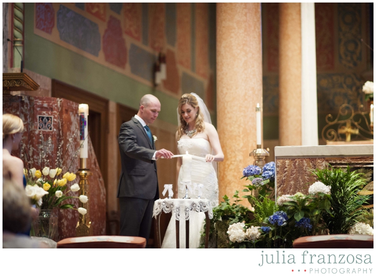 LightingUnityCandleCatholicWedding_Ceremony Julia Franzosa