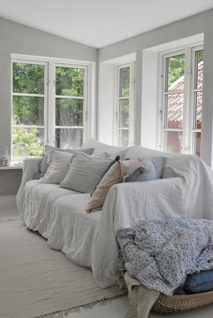 överkast soffa Den Alldeles Perfekta Soffan! - Julia K - Metro Mode