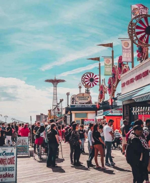 Weird things about New York City that struck me as non-American