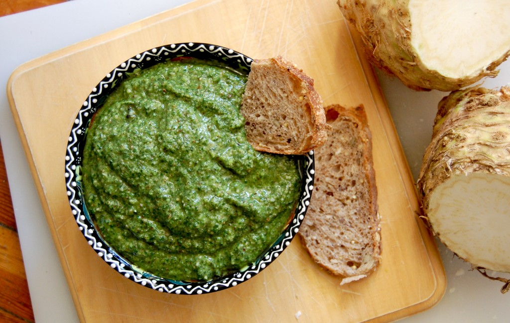 Pesto aux feuilles de célerirave Julie Aubé