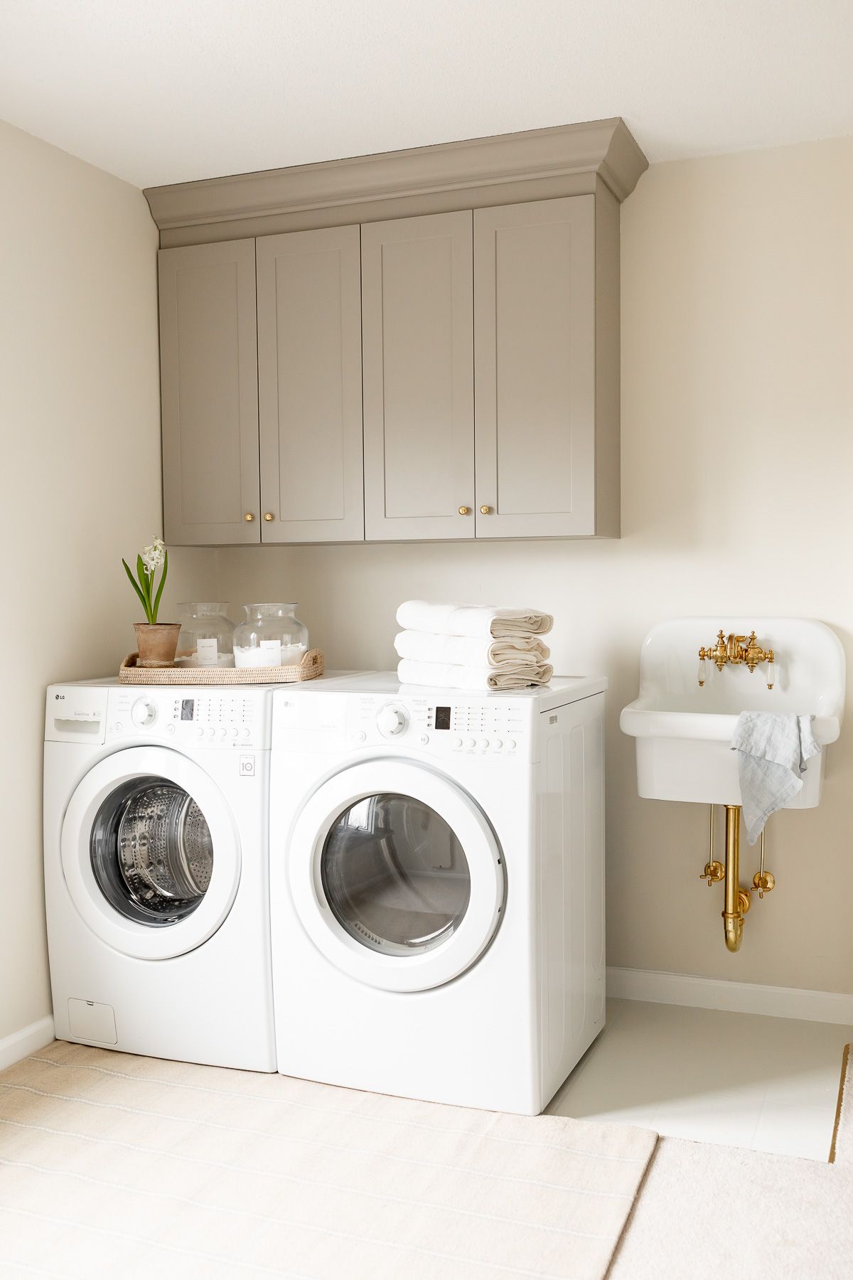 Modern Laundry Room