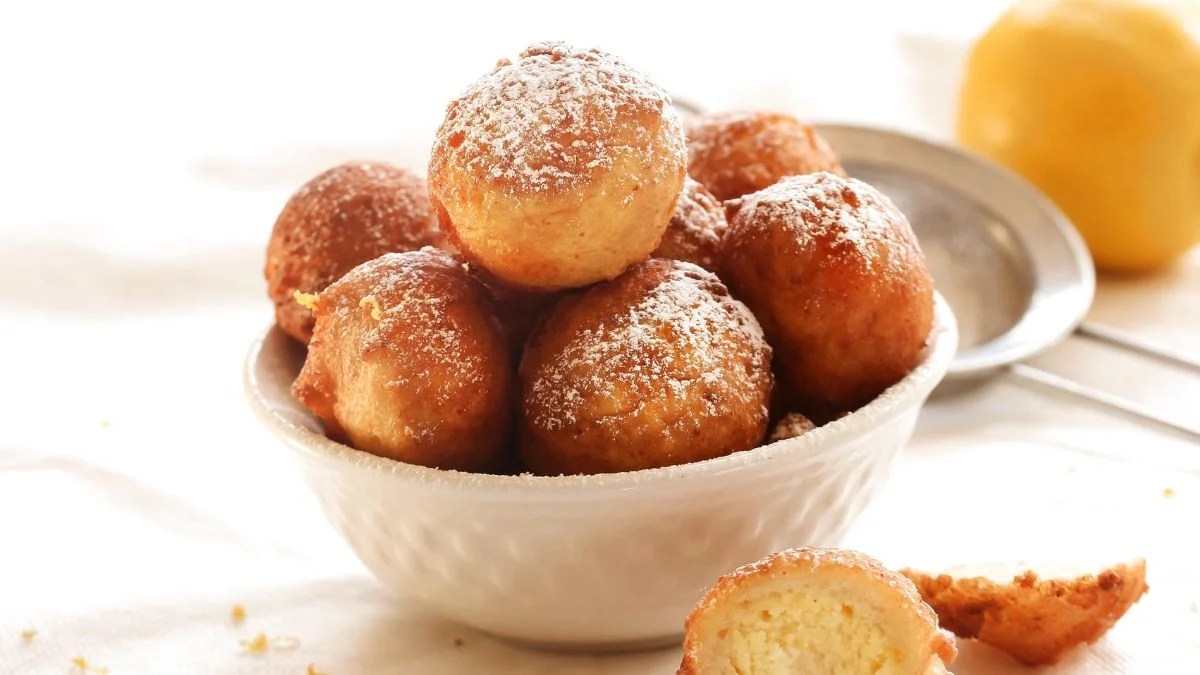 20 Desserts that Start with R [Ricotta Donut Is Just One of Them]