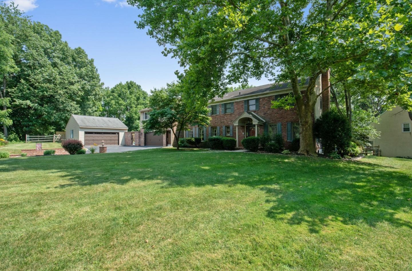 796 Worthington Road, Wayne The Juli Lange Team