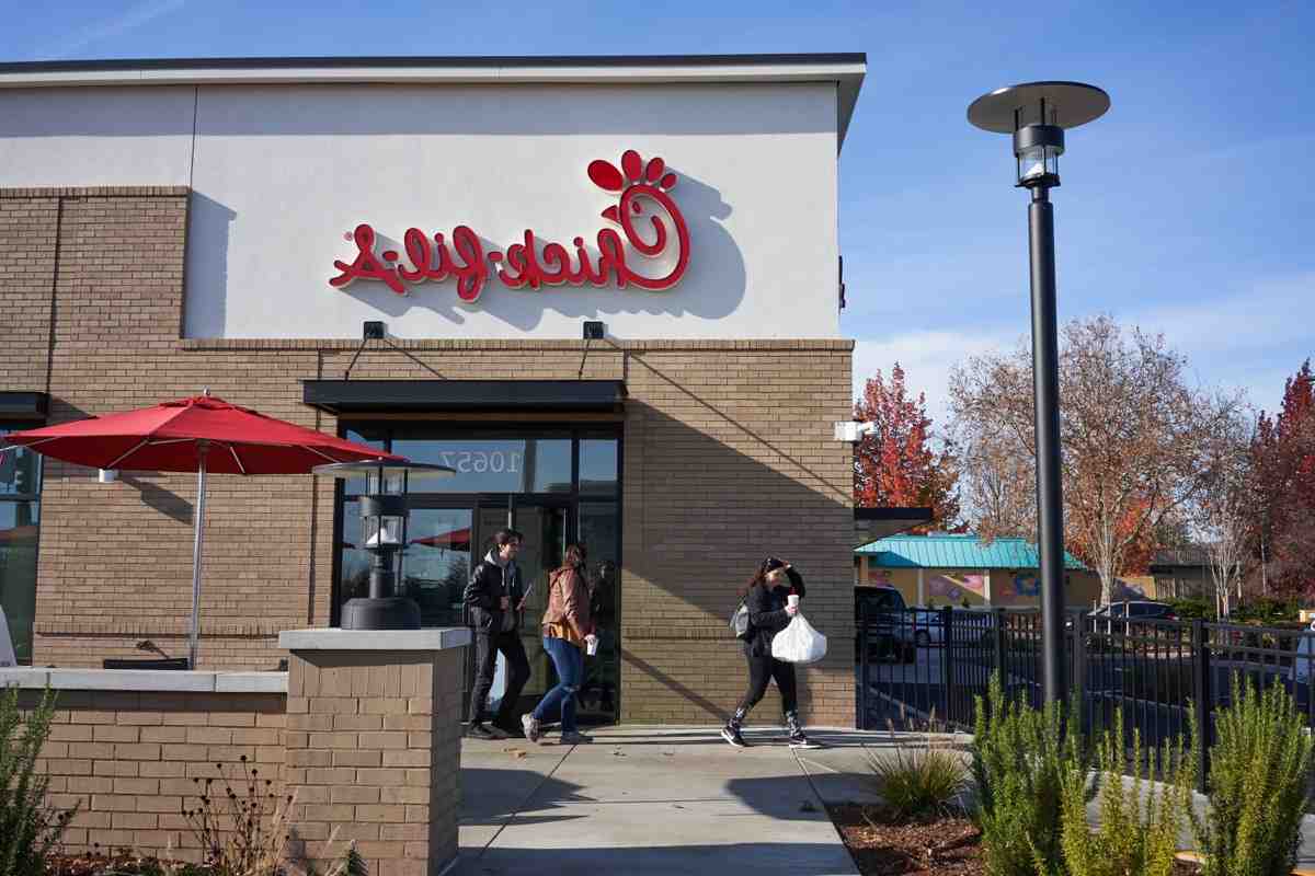 Temecula ChickFilA closes for restoration, DriveThru extension