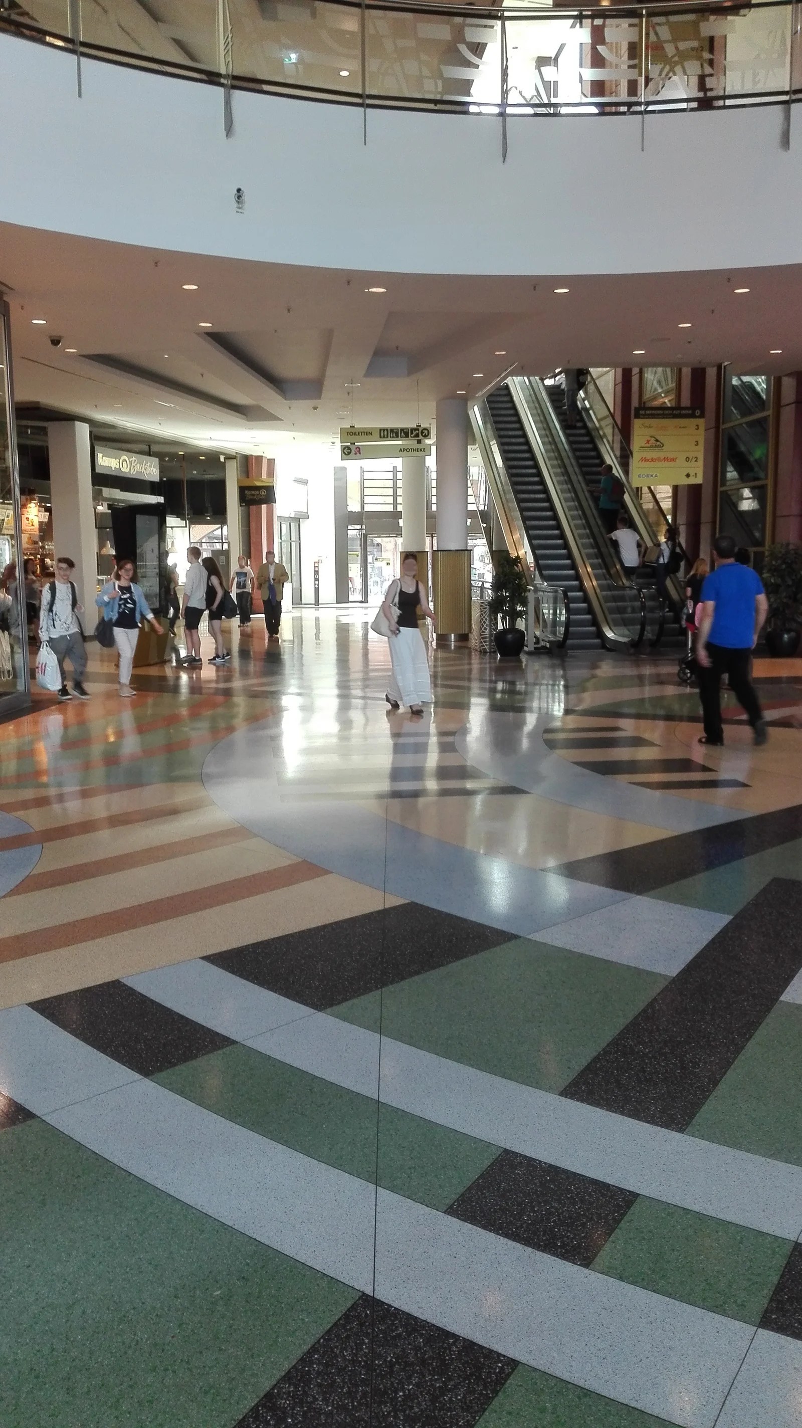 Alexa - Shopping center at Alexanderplatz in Mitte - JUMP Berlin