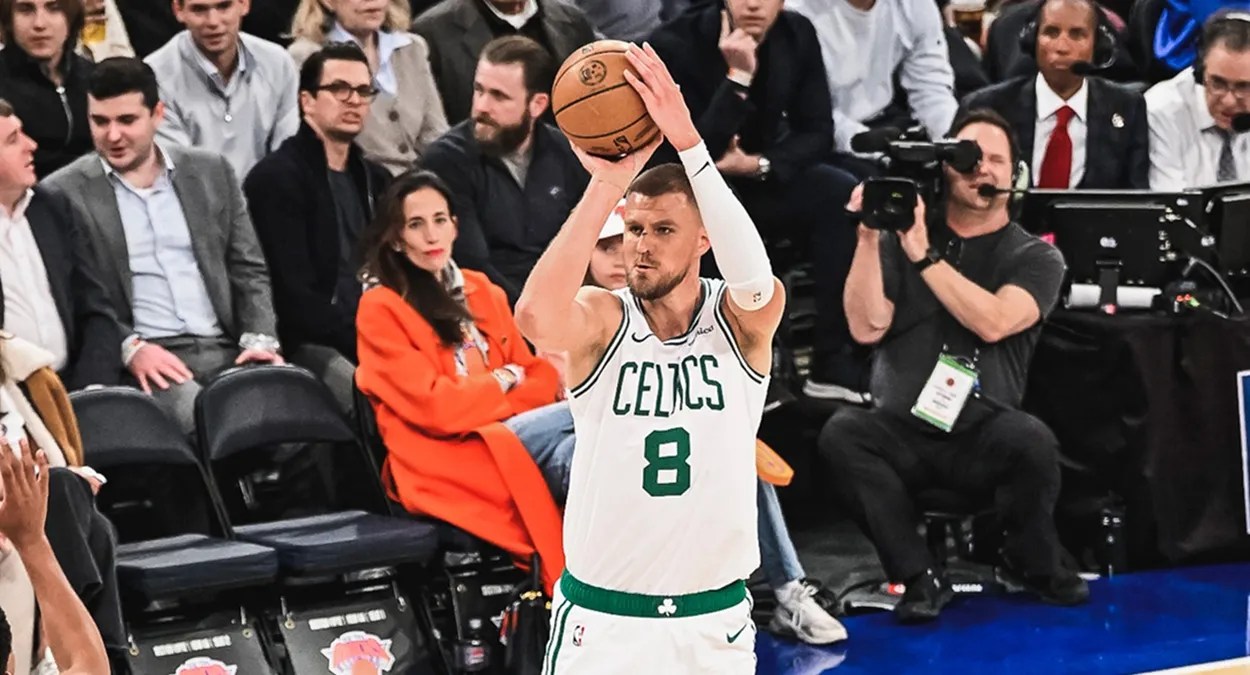Lakers e Warriors esperam definição de Kristaps Porzingis