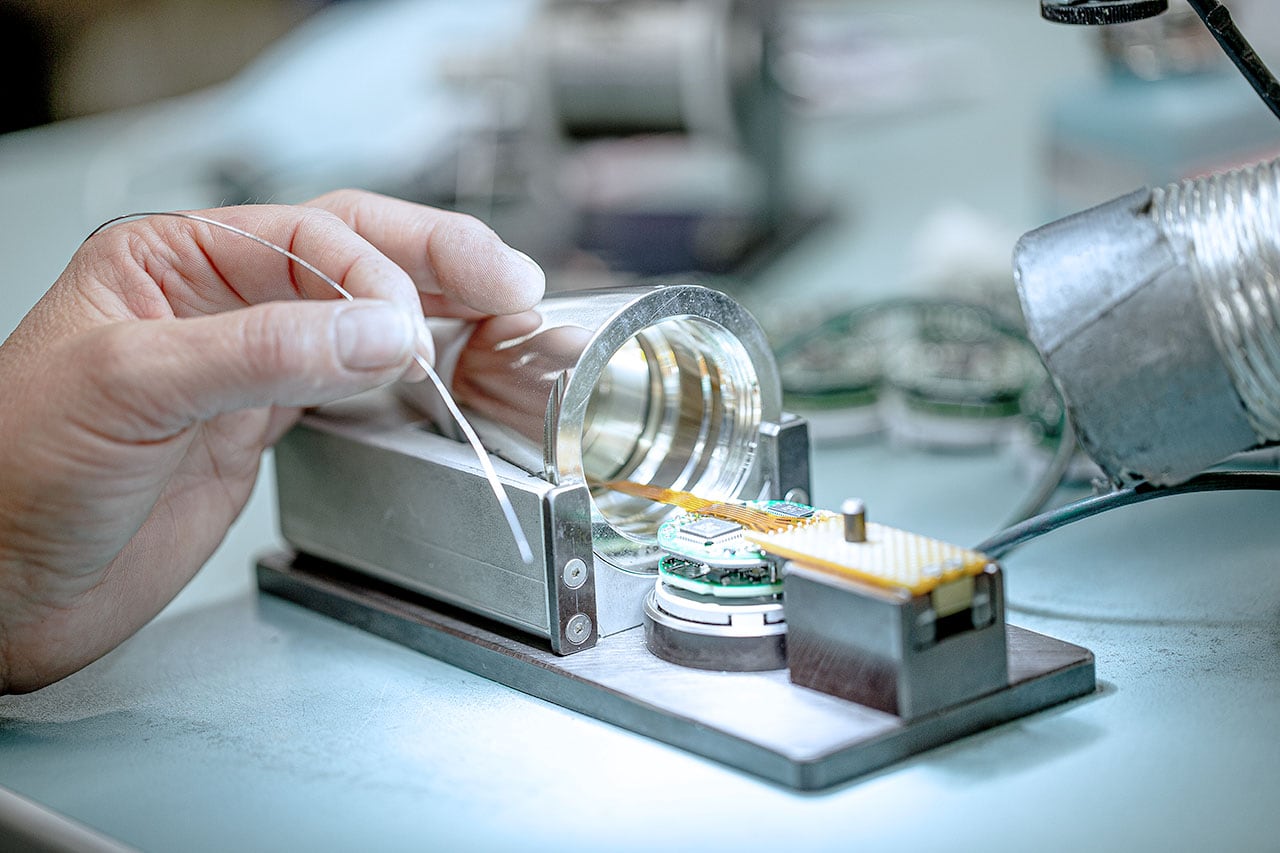 Artillery fuze for land and sea use high performance & safety