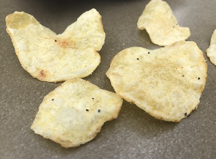 REVIEW Lay's Kettle Cooked Everything Bagel with Cream Cheese Junk