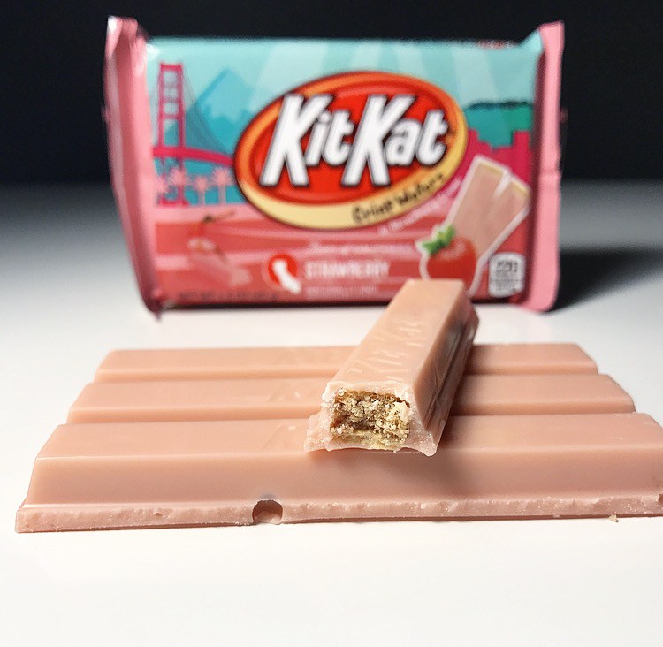 REVIEW Chocolate Covered Strawberry Kit Kat (Flavor of California