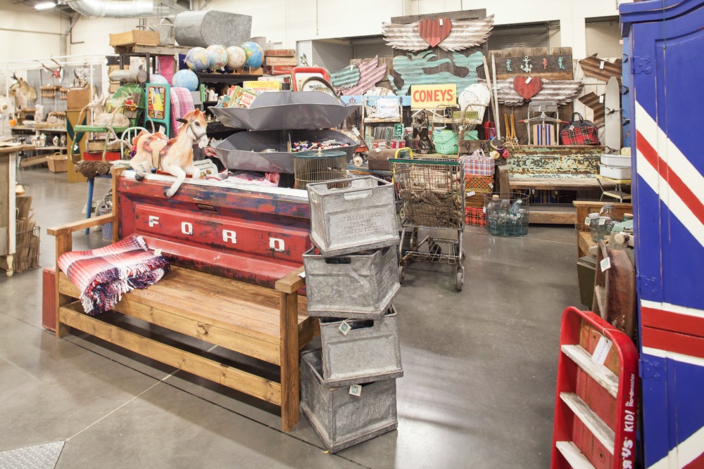 Fabulous Booths of JB PDX, PART 1! Junk Bonanza