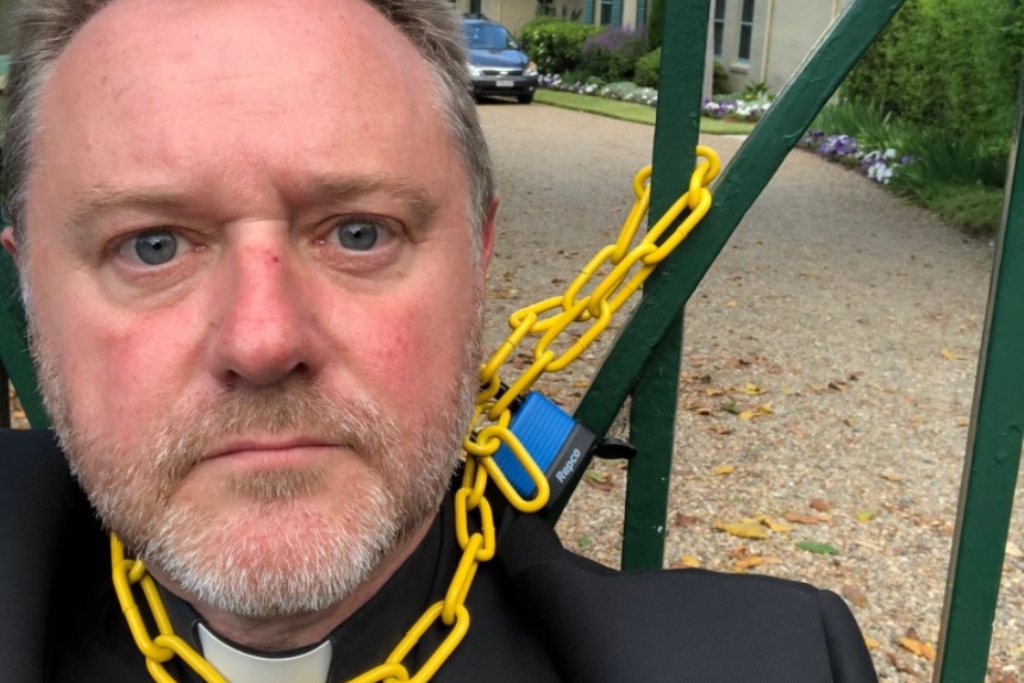Father Rod Bower Leads Manus Island Protest At Kirribilli House