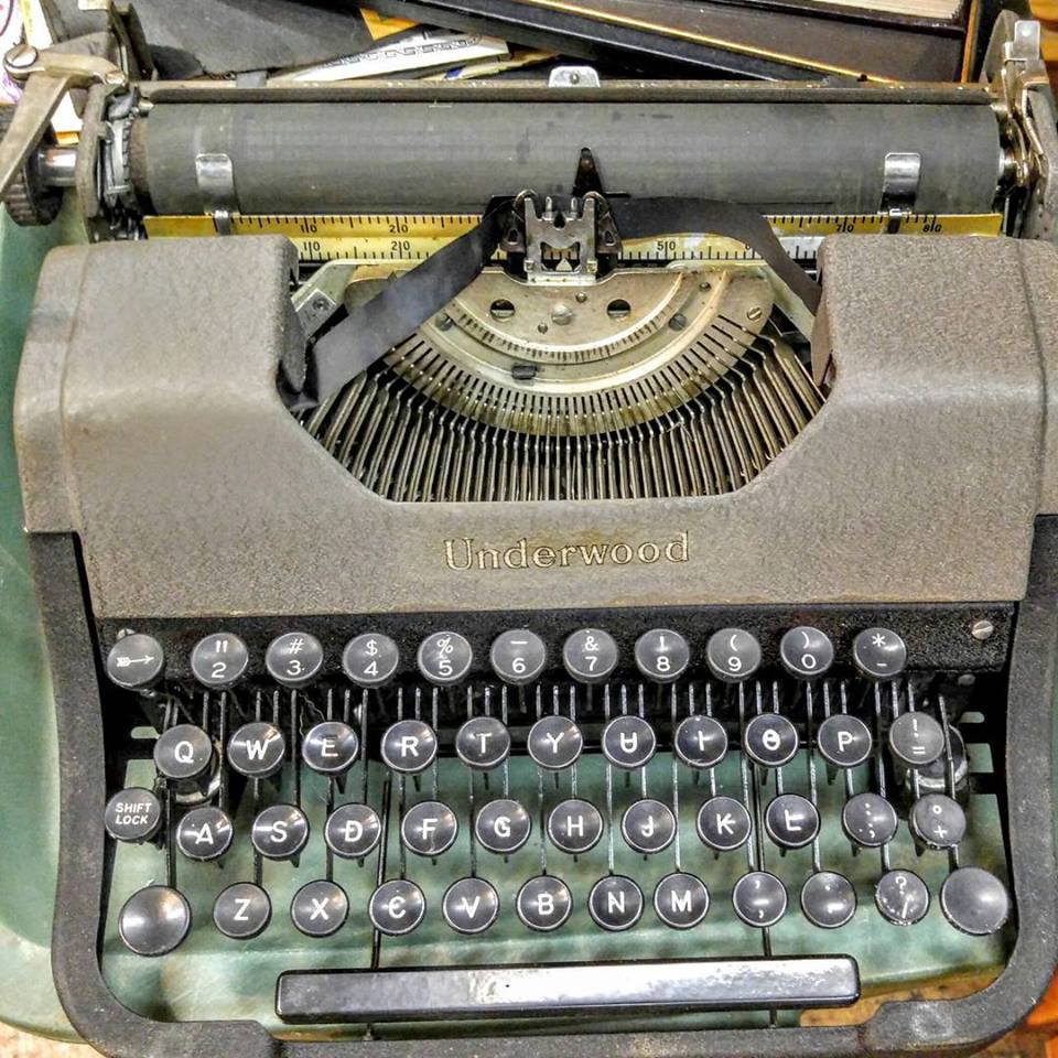 Stuff For Sale Vintage Antique Typewriters Antiques Fort Worth JunkerVal