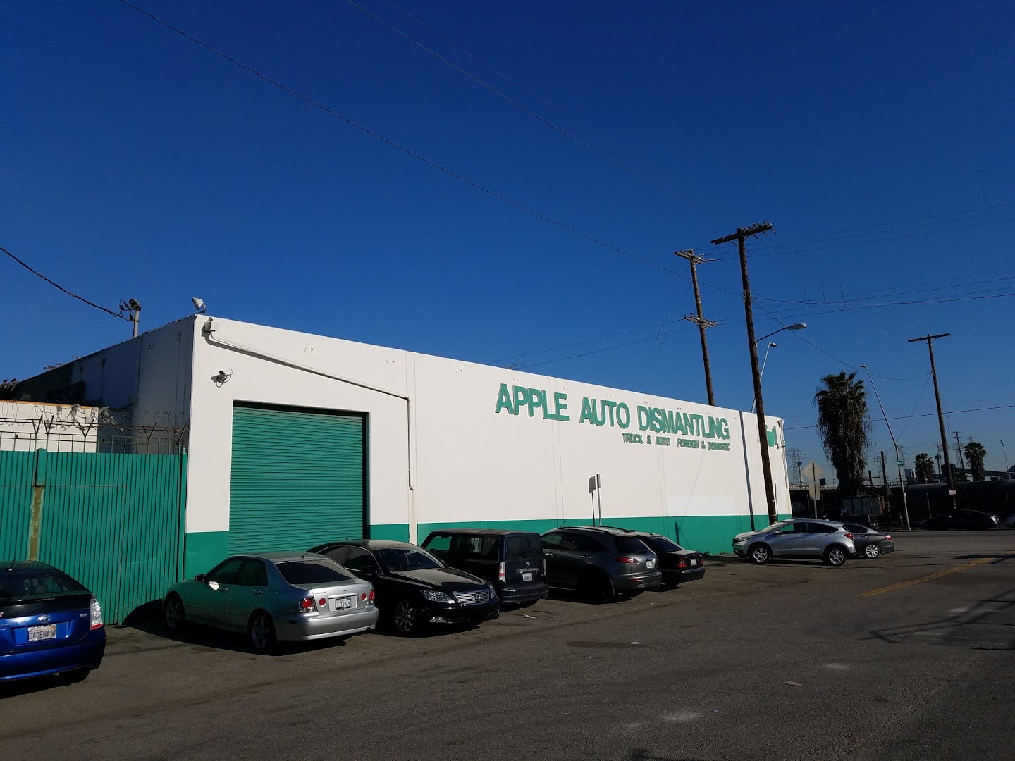 Apple Auto Dismantling Auto parts store In Wilmington CA 90744