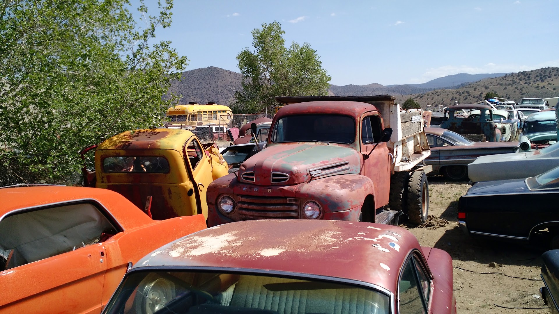 D & L Auto Dismantlers Auto wrecker In Mound House NV 89706