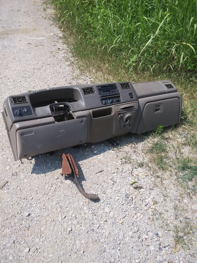 L & M Salvage Auto parts store In Frankfort KY 40601 Junkyard Map