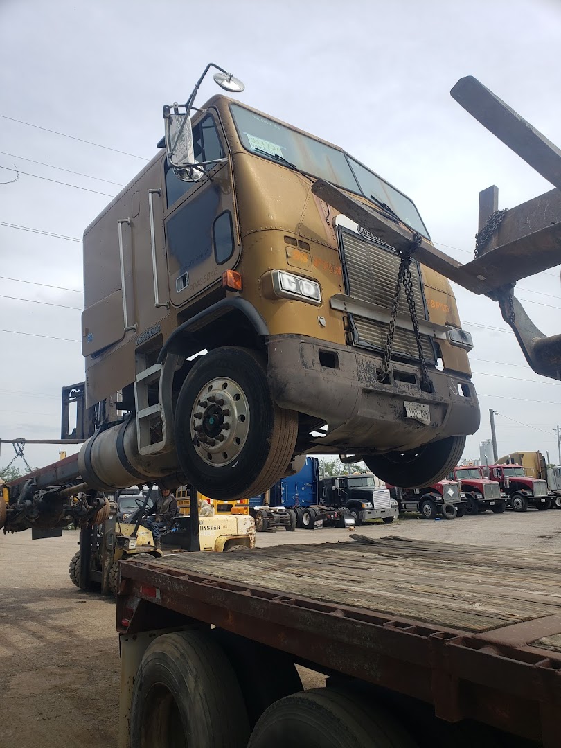 R & T Salvage And Used Cars Salvage yard In Oklahoma City OK 73117