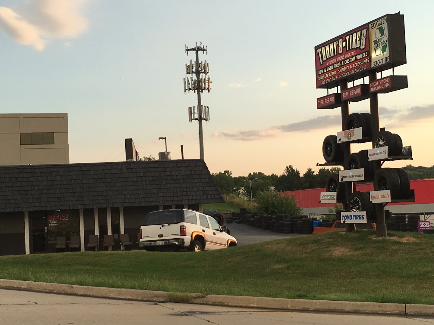 Tommy's Tires And Custom Wheels Tire shop In Omaha NE 68144