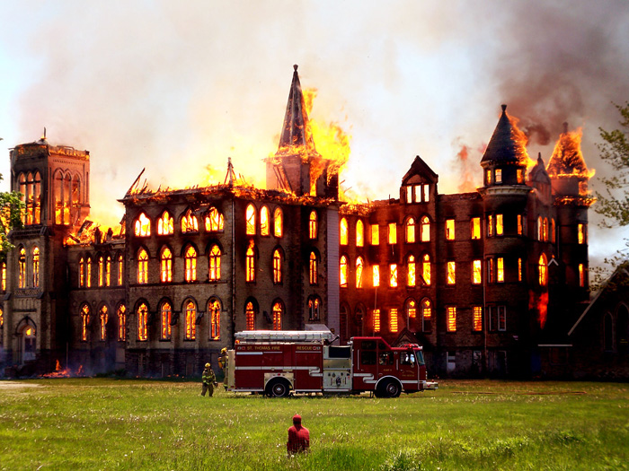 Junkyard Symphony/ Picture Gallery 6