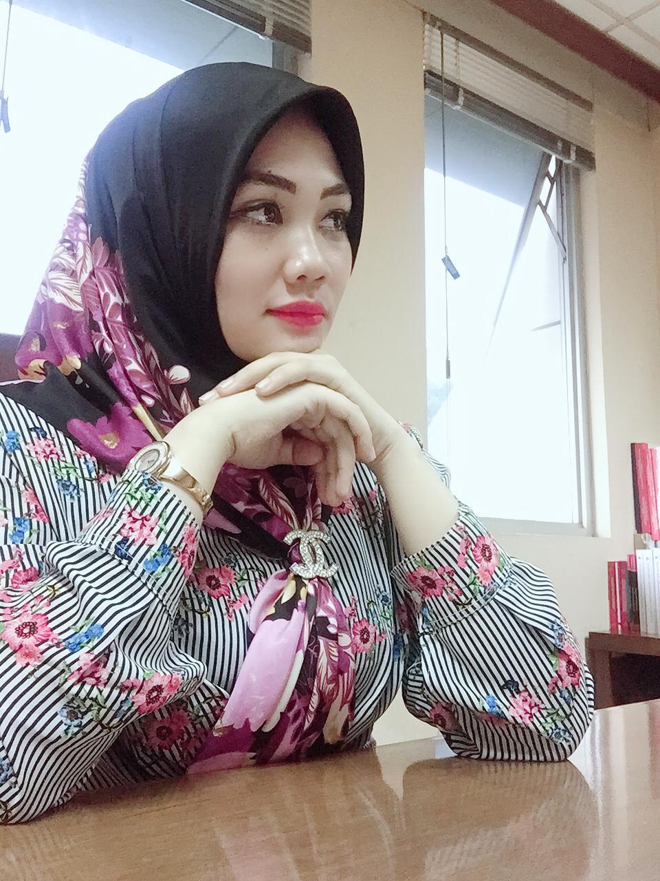 Foto Modeling Bidan Cantik Foto Modeling Bidan Cantik