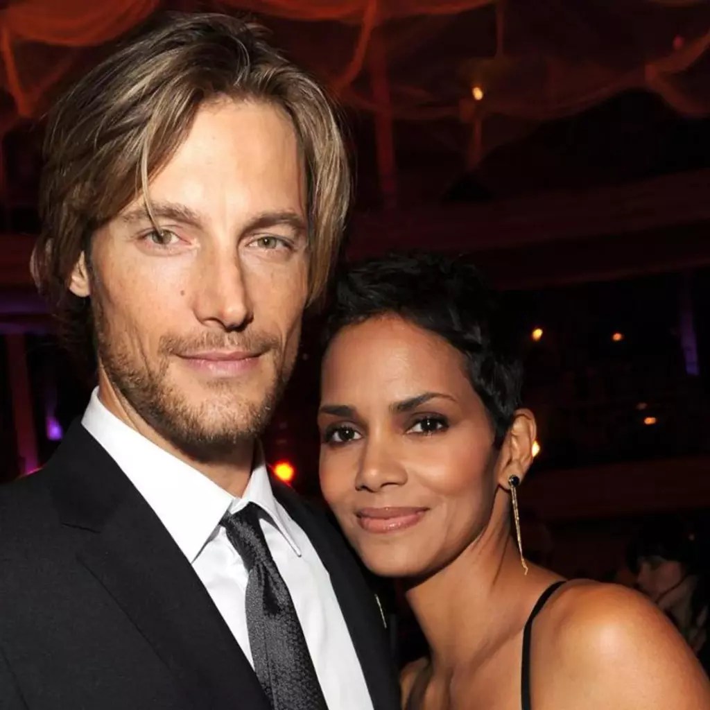 Halle Berry & Gabriel Aubry’s Daughter, 16, Towers over Mom — Fans