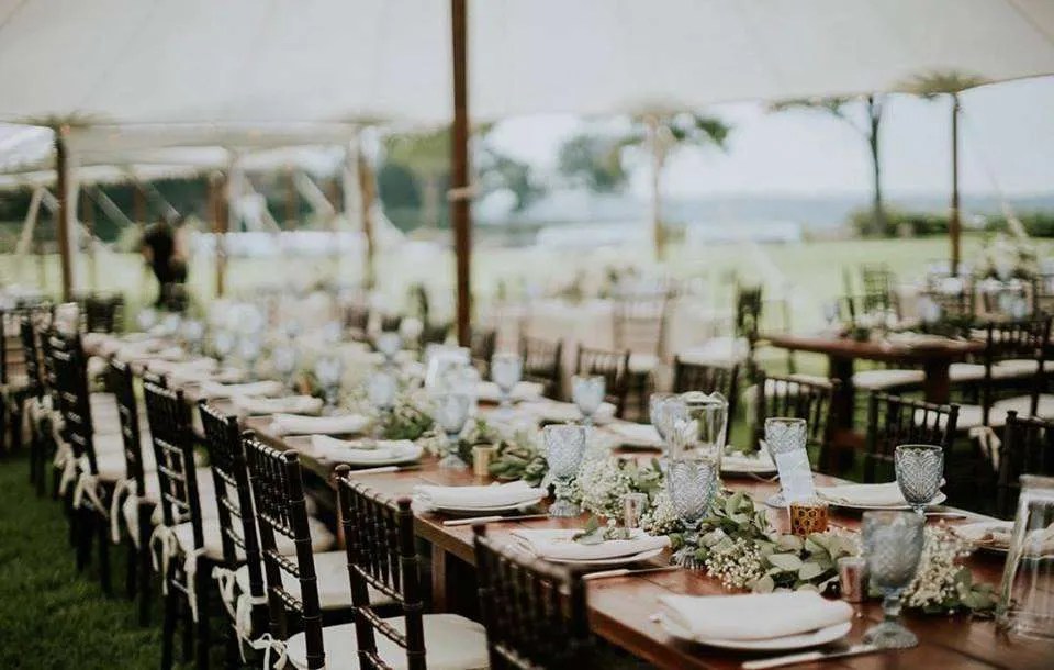 Rustic wedding Rentals A guide to creating the perfect ambiance