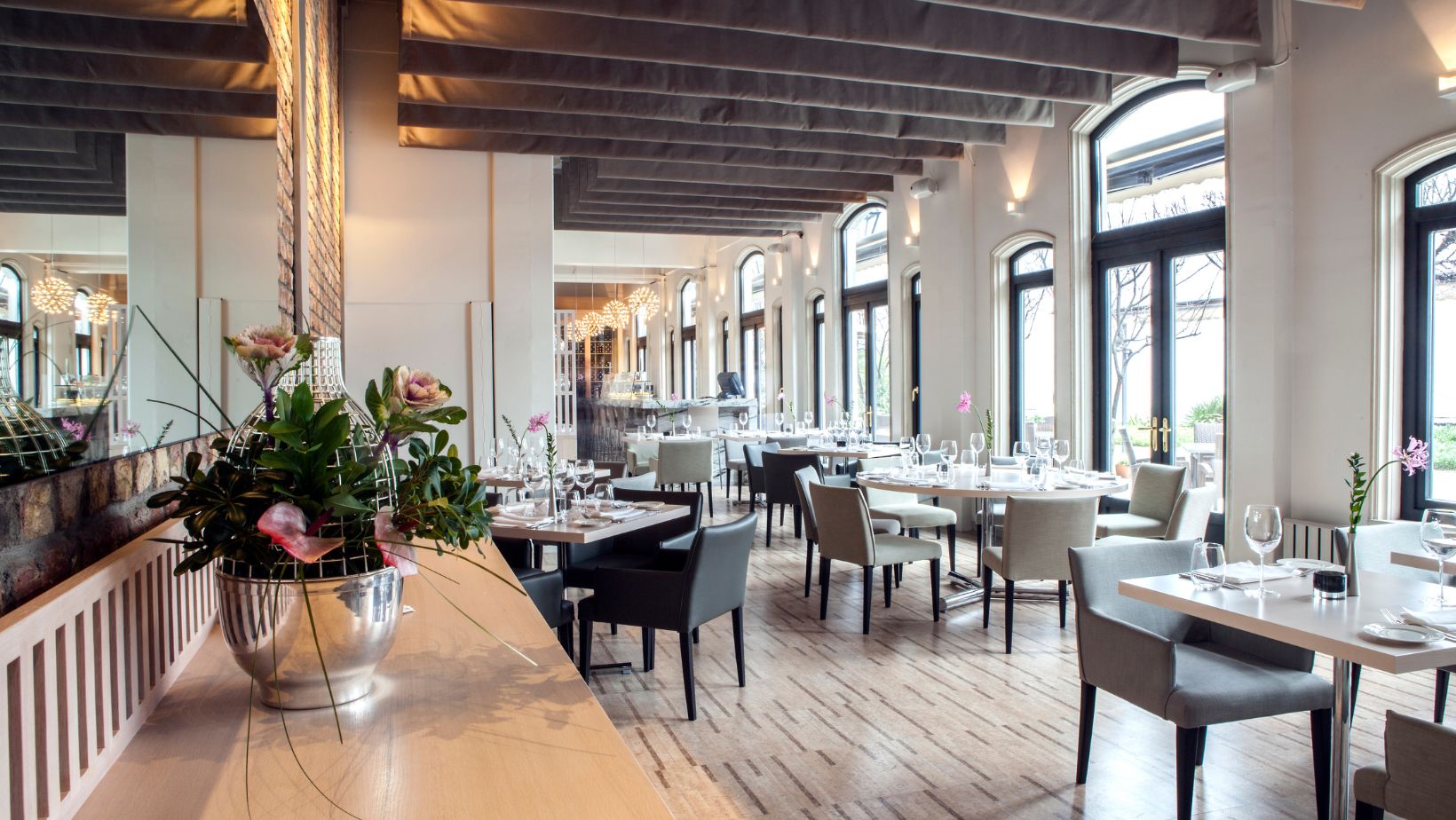 What were popular restaurants in the 1970s? JustALittleBite