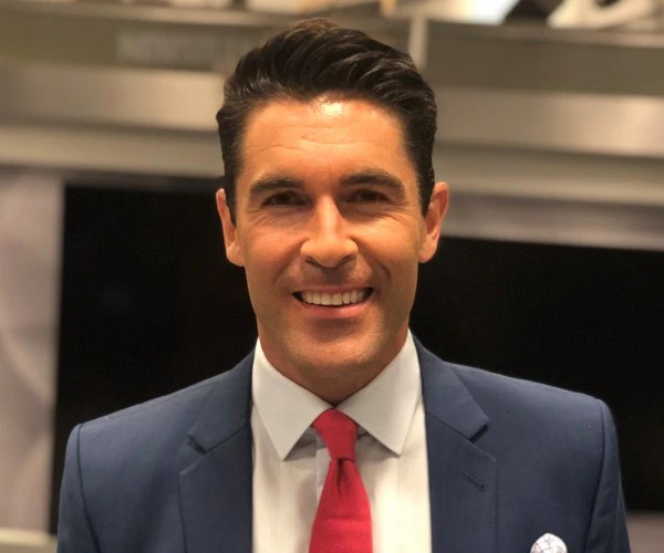 Rob Schmitt Wife, Salary, Age, Height, Biography, Net Worth & Facts