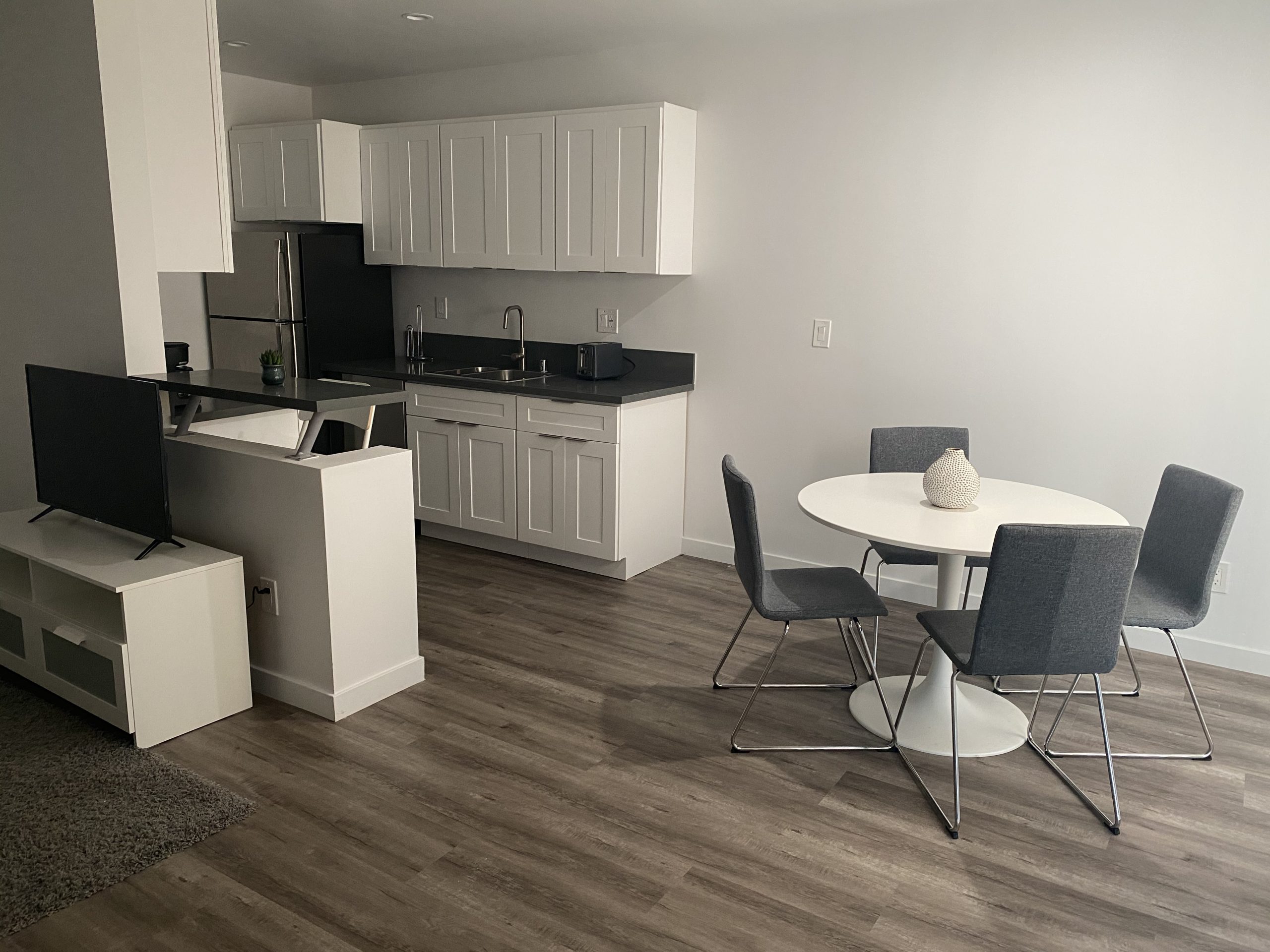West La Fully Furnished Apartment Rentals in Los Angeles