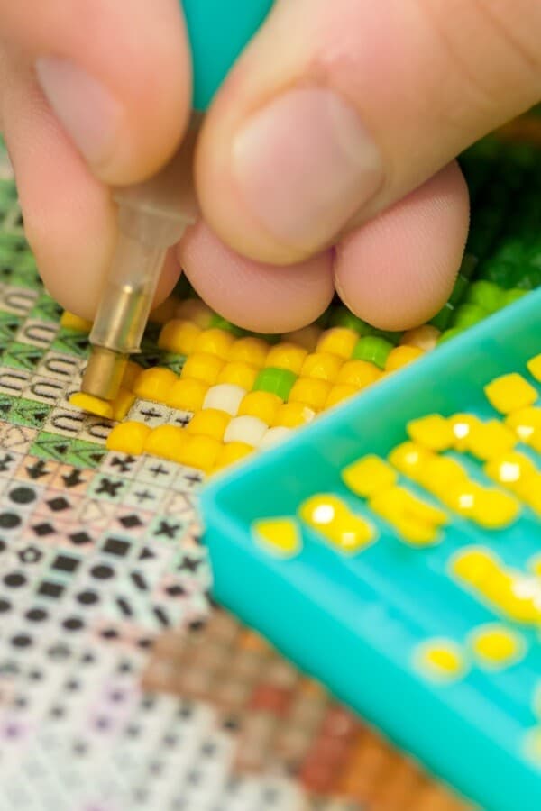 The 3 Best Diamond Painting Kits to Add a Little Sparkle to Your Life