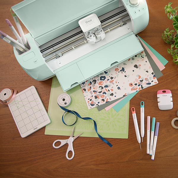 Cricut VS Silhouette & Differences) Review 2023