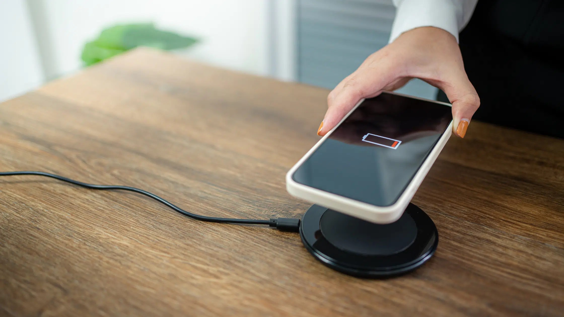 Best Wireless Chargers for Smart Phones & Devices (Sep 2024)