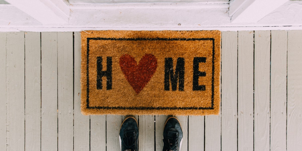 6 Christian Prayers to Bless Your House