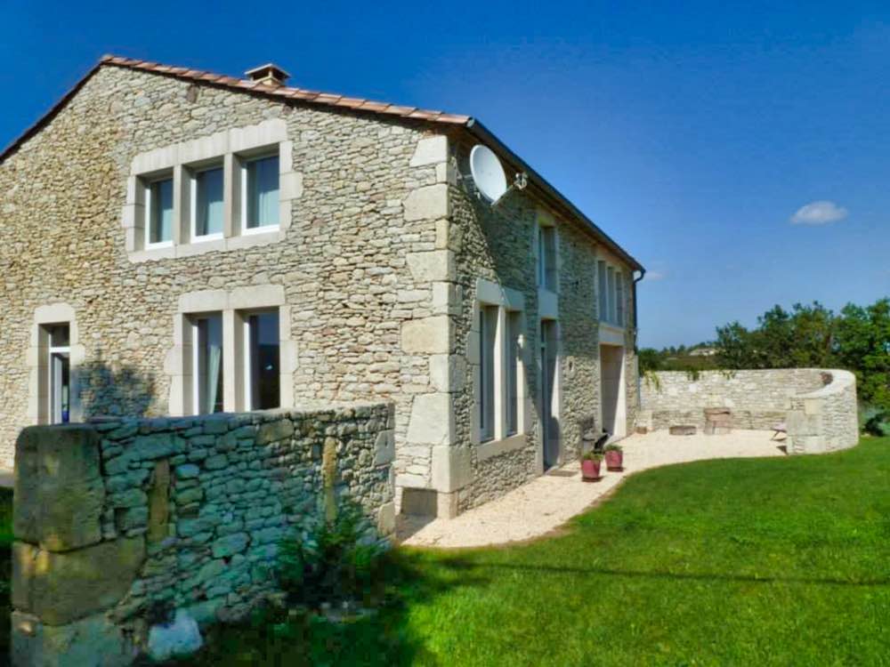 Rénovation d'une vieille grange en Dordogne Justine Joseph Architecte