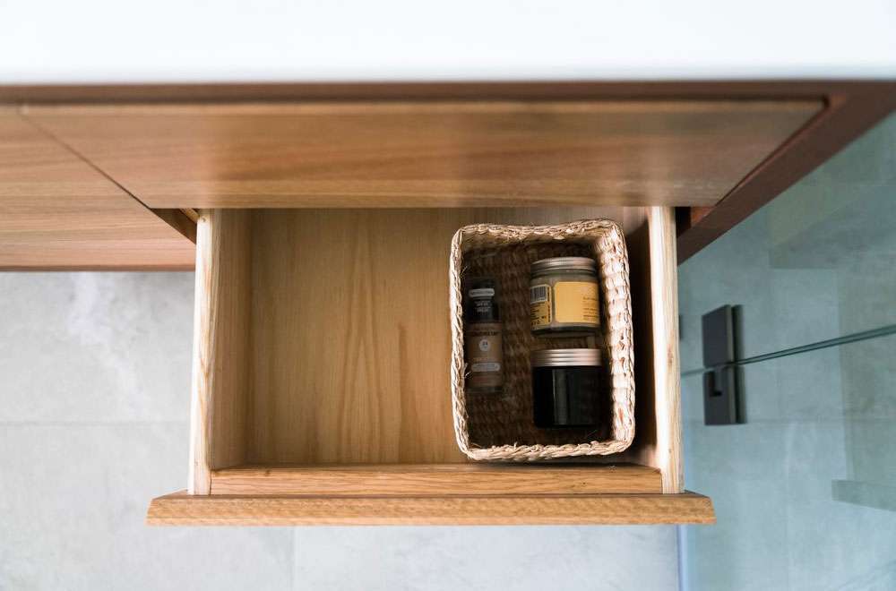 Timber Vanity & Timber Mirror What Is Inside?