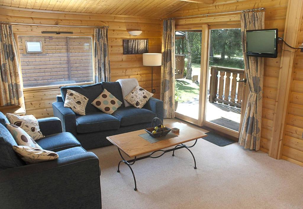Cottesmore Lodges in West Sussex. Two bedroom lodges for rent