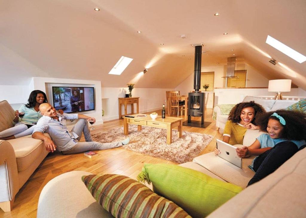 Windmill Retreat hot tub lodges in Somerset for rent