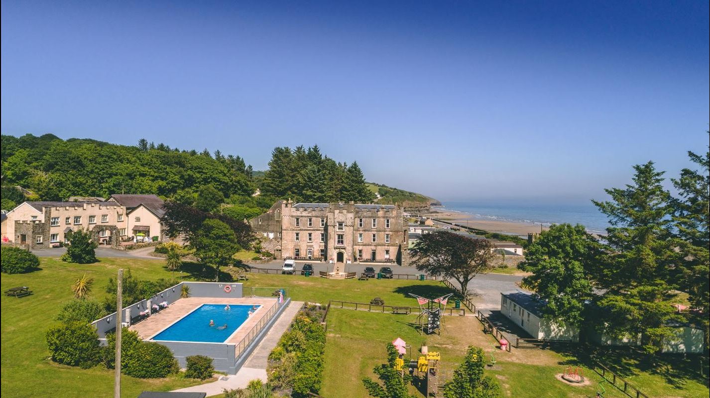Amroth Castle Holiday Park, lodges for sale by the sea, Pembrokeshire