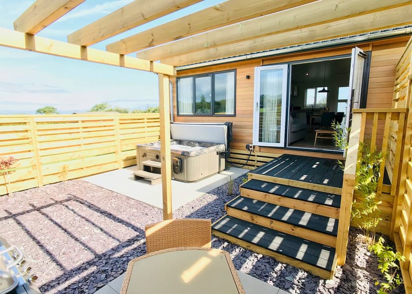 Seven Springs hot tub lodges for rent in Mid Wales