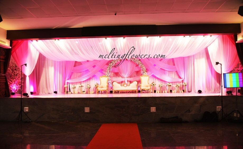 How Modern Wedding Halls Are Decorated? Know The Floral Themes
