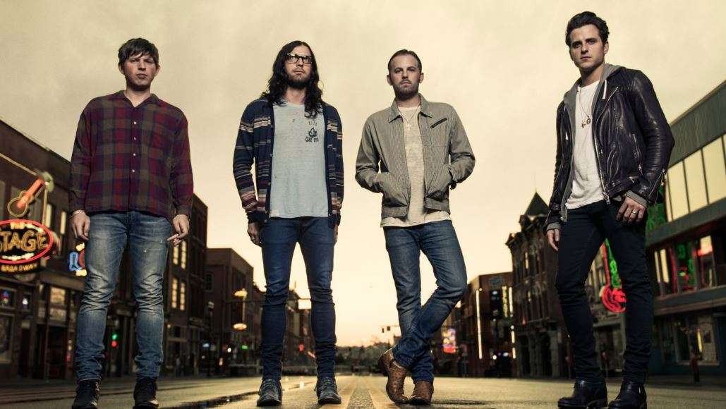 "Use Somebody" by Kings of Leon (Lyrics Review and Song Meaning) Justrandomthings