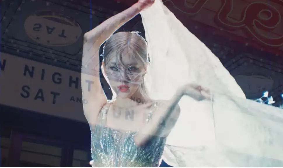 ROSÉ On The Ground Lyrics Meaning & Song Review Justrandomthings