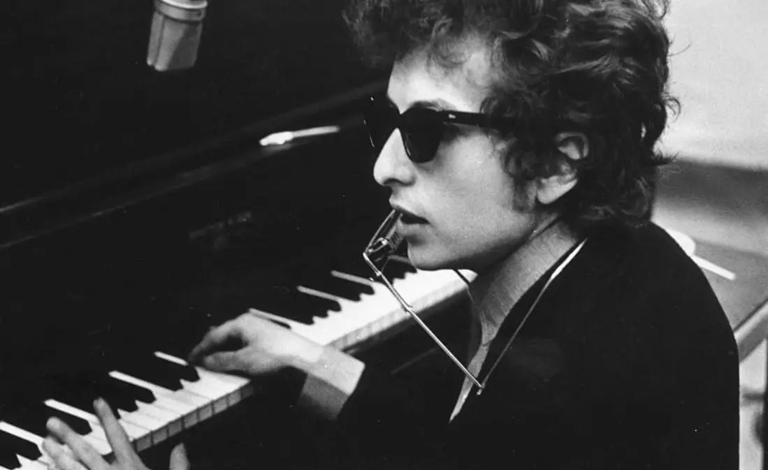 Bob Dylan Mr. Tambourine Man Lyrics Meaning Revealed Justrandomthings