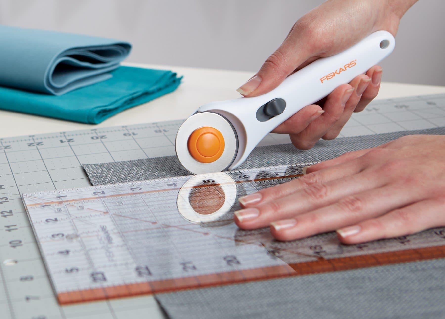 6 Best Rotary Cutters for Fabric Reviewed in Detail (Fall 2023)