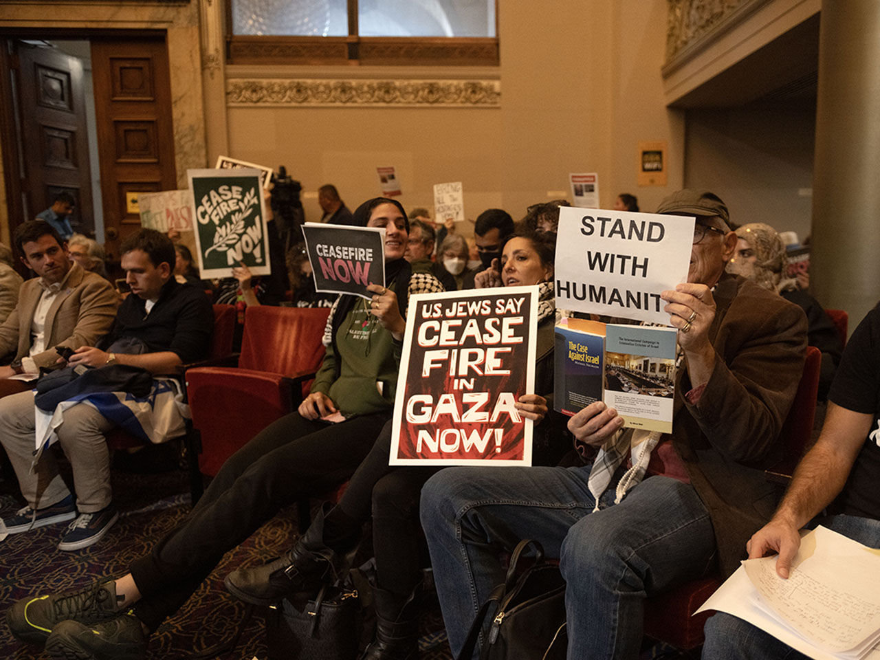Oakland City Council OKs ceasefire measure after hours of vitriol