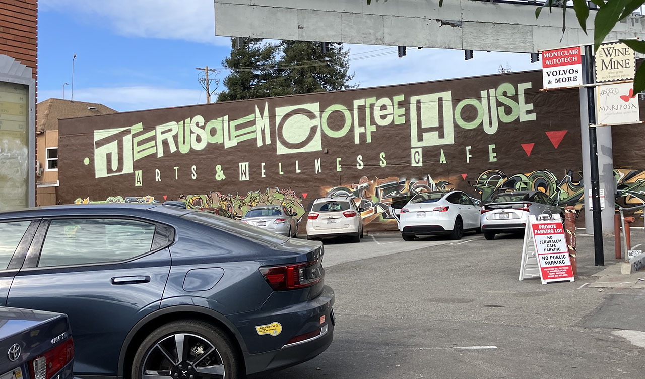 Man with ‘violent’ Star of David cap told to leave Oakland cafe